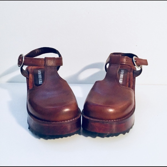 SOLD Vintage 90s Leather Platform Clogs Wood Shoes - Picture 4 of 7